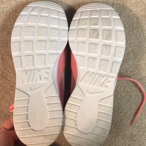 Nike Size 12 Women's Pink Pattern Sneakers Shoes